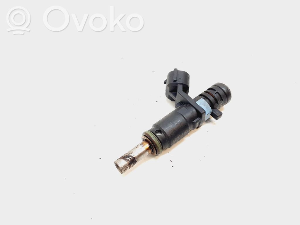 Volkswagen PASSAT B7 USA Fuel injector 