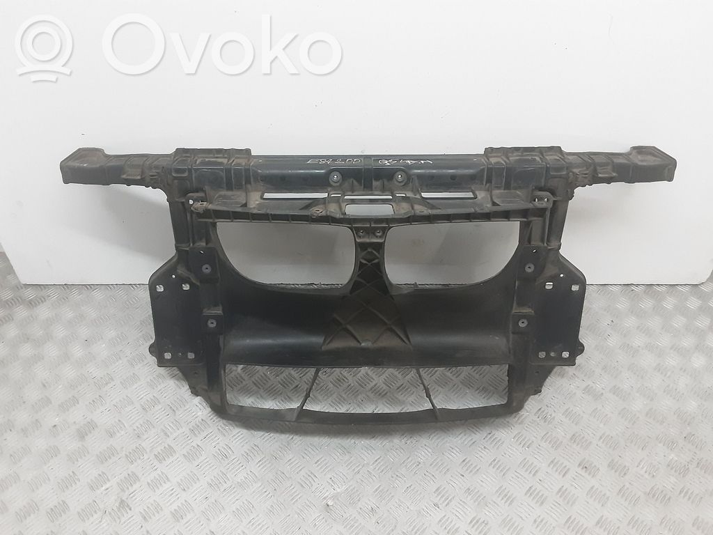 BMW 1 E81 E87 Radiatoru panelis 