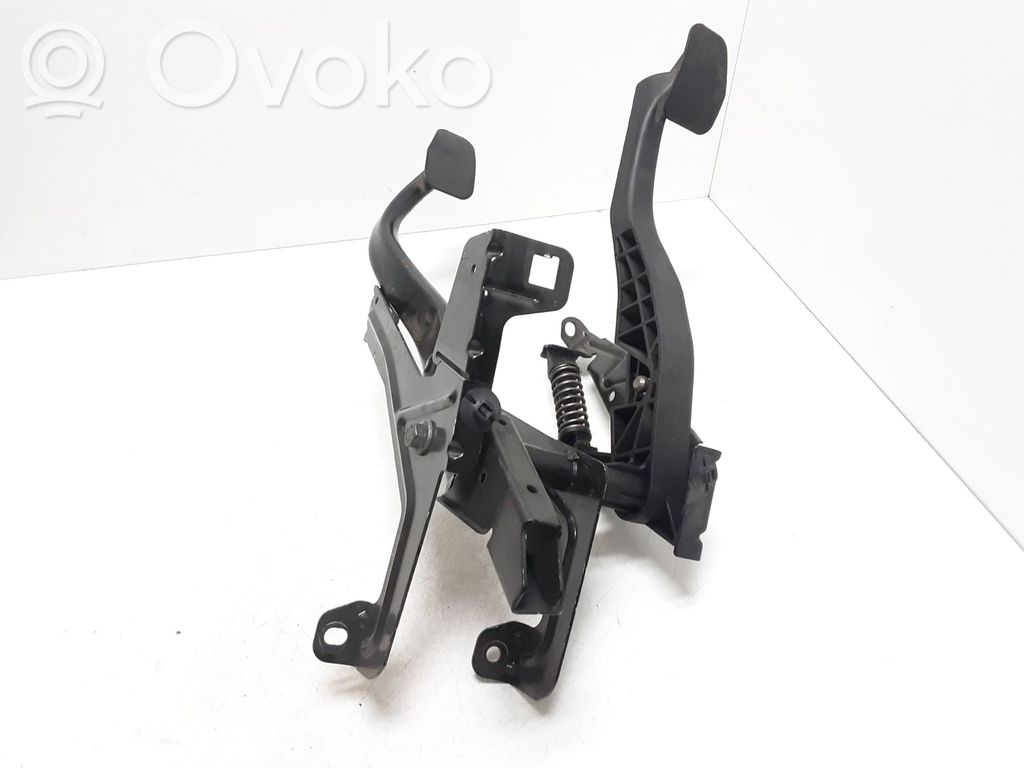 Volvo S60 Педаль 