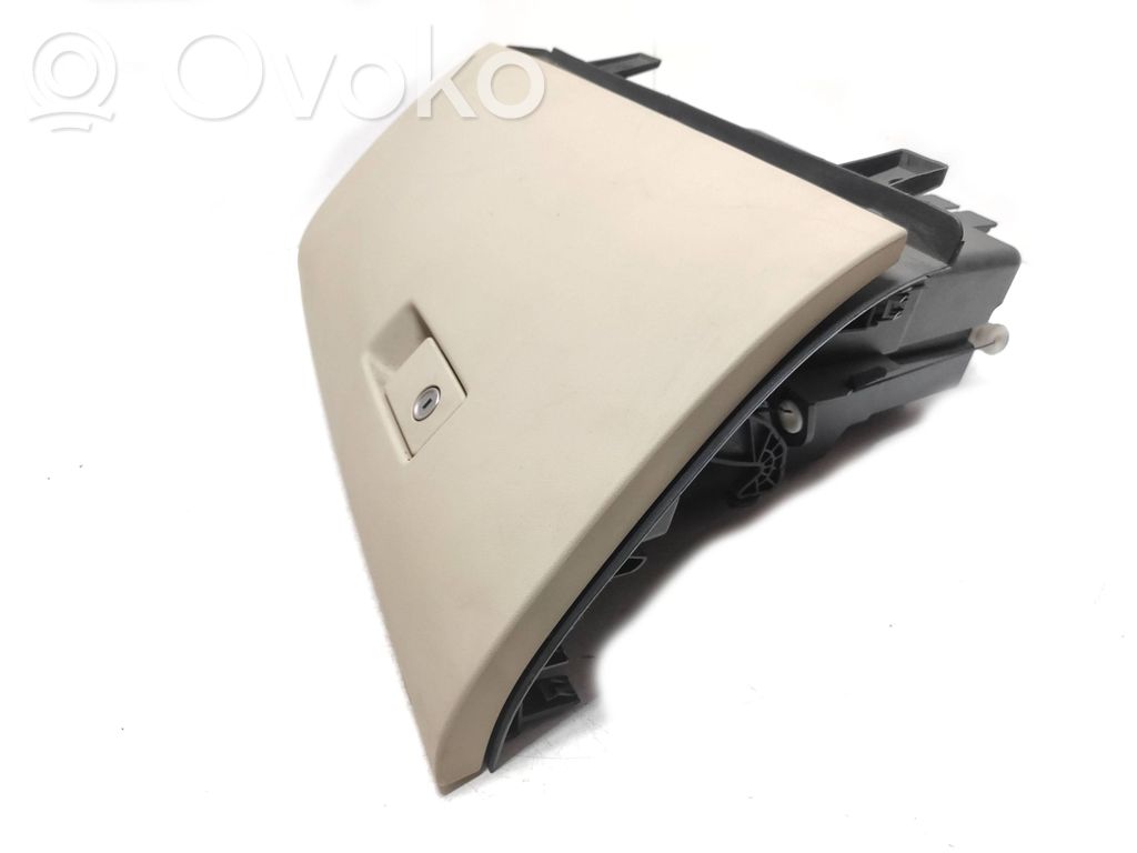 Volvo S60 Daiktadėžės (bordačioko) komplektas 