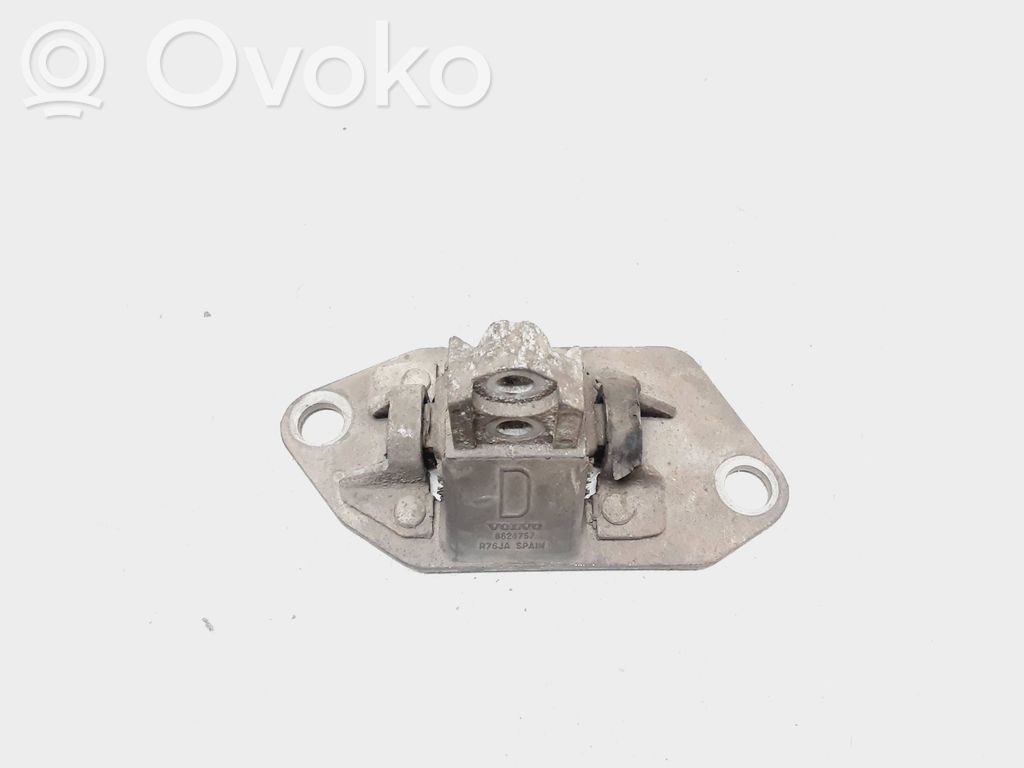 Engine mount bracket   8624757,B7GJA,30748811,9186364,9428872,9485152,9492872