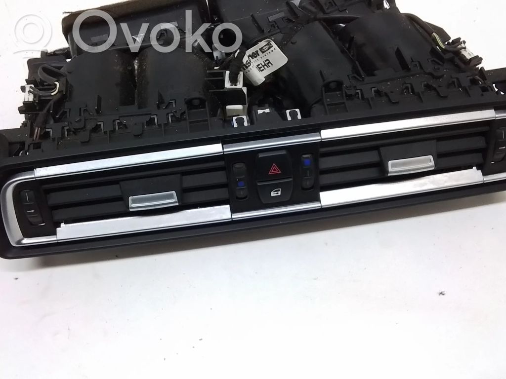 BMW 7 F01 F02 F03 F04 Dysze / Kratki środkowego nawiewu deski rozdzielczej 