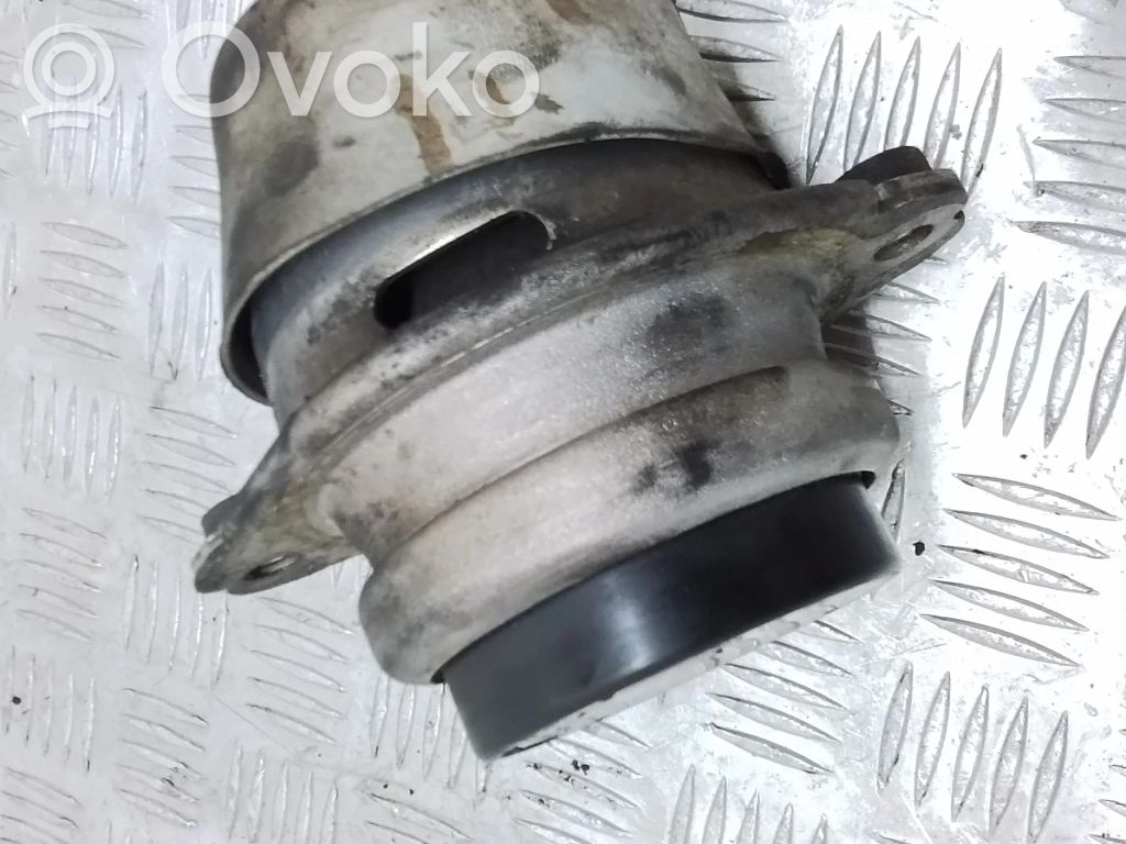 Porsche Cayenne (92A) Engine mount bracket 