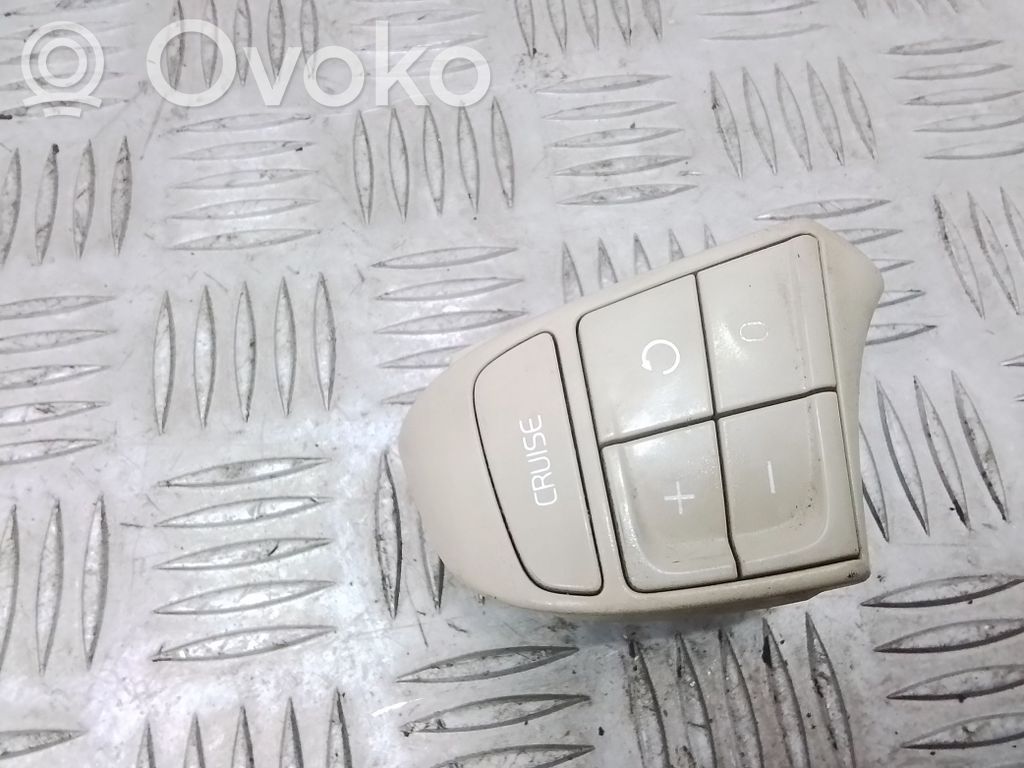 Volvo S80 Steering wheel buttons/switches 