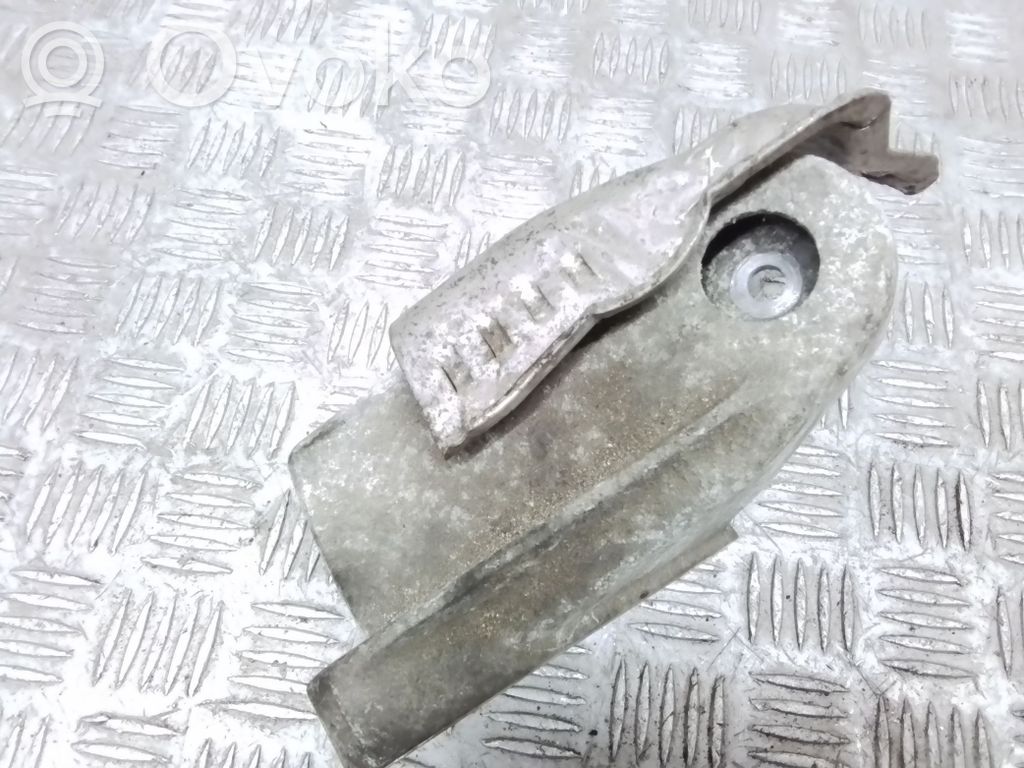 Engine mounting bracket   30680588