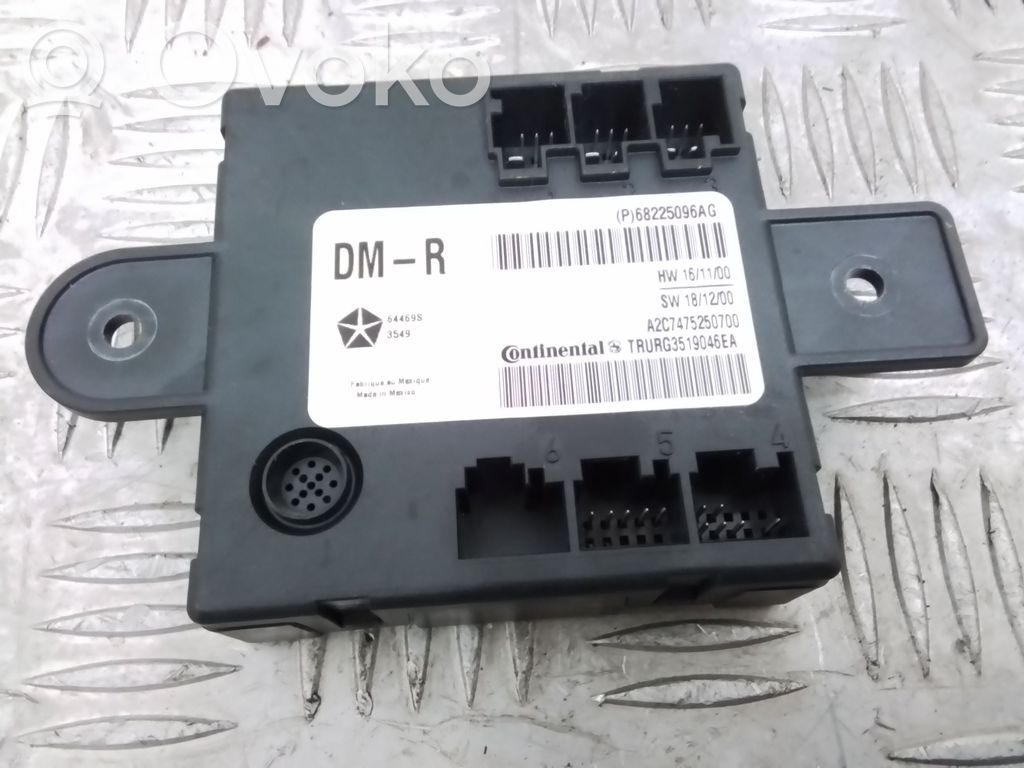 Unité de commande module de porte   68225096AG