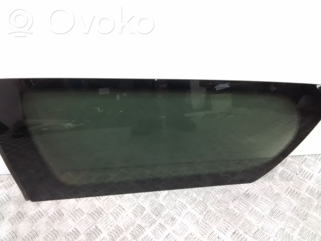 Chrysler Pacifica Rear side window 
