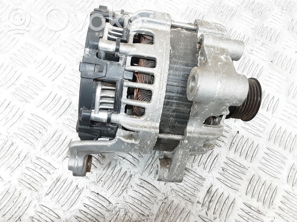 BMW 5 G30 G31 G38 Generatorius 