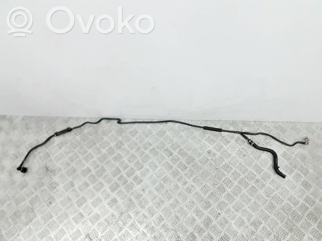 Audi A8 S8 D4 4H Moottorin vesijäähdytyksen putki/letku 