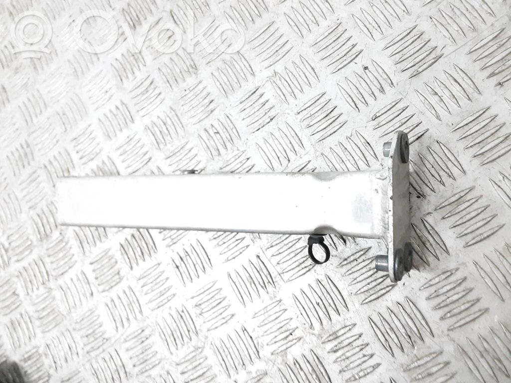 Audi A8 S8 D4 4H Front bumper mounting bracket 