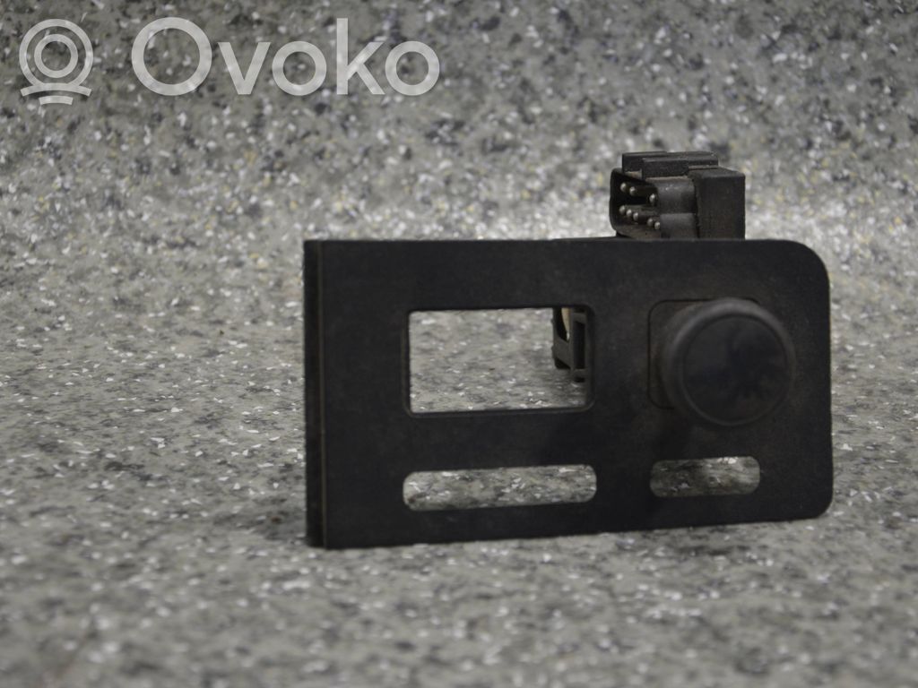Light switch   1370655