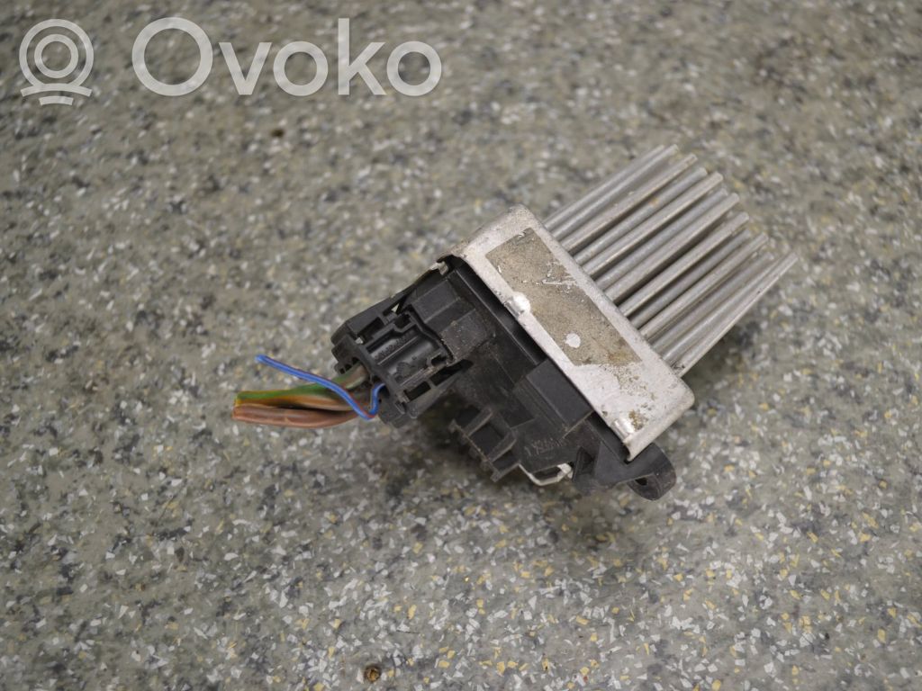 Lämpöpuhaltimen moottorin vastus