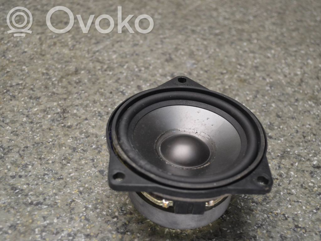 Altavoz de la puerta trasera   6907641,73866112