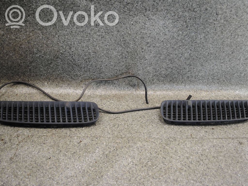 BMW X5 E53 Kratka wlotu powietrza na maskę 