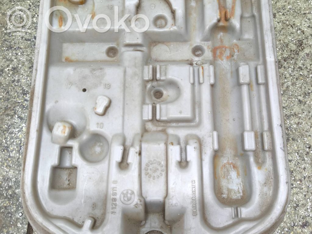 BMW 3 E30 Instrumentu kaste 