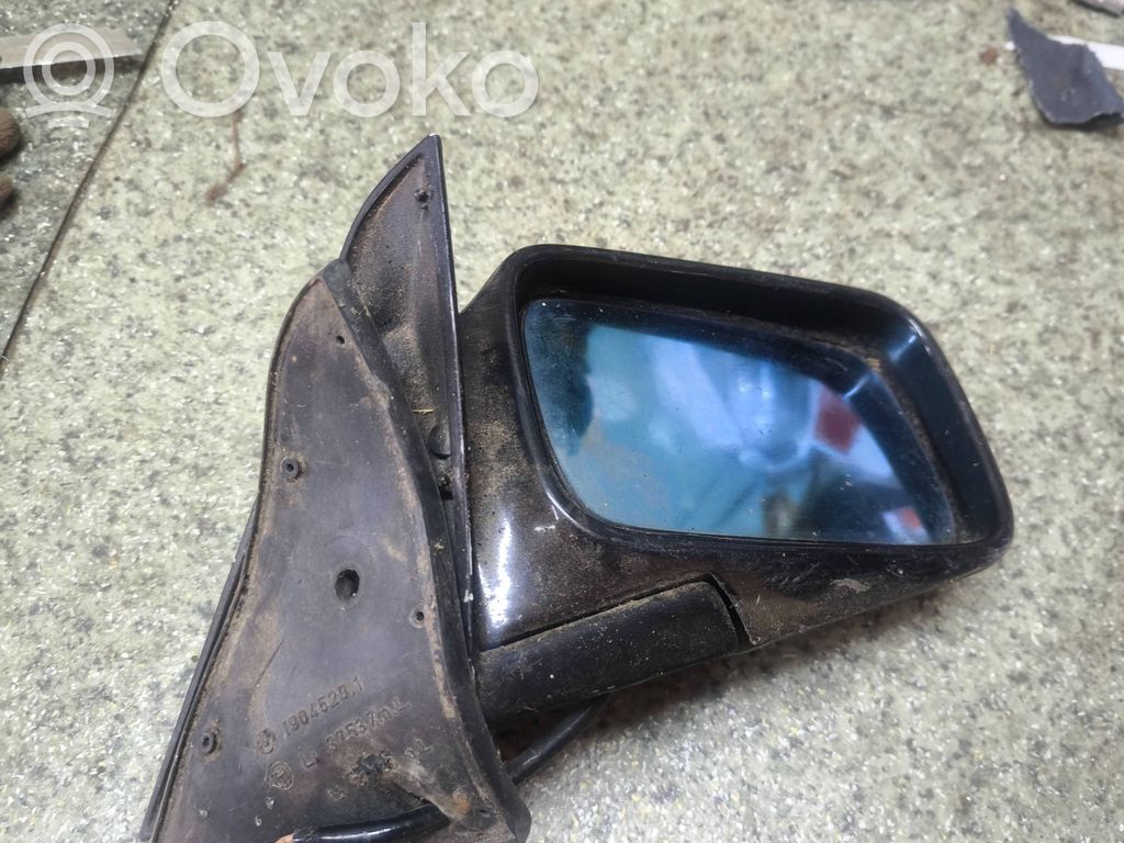 BMW 3 E30 Elektryczne lusterko boczne drzwi przednich 