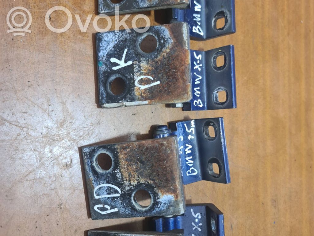 Front door hinge set