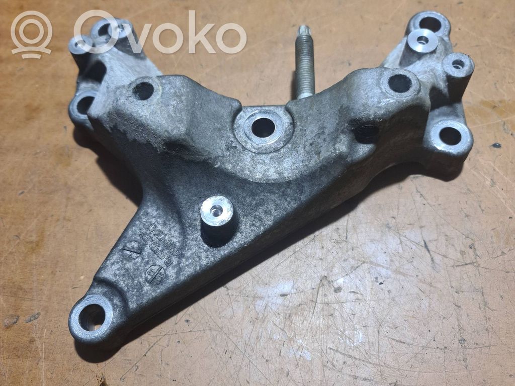 Ford Transit Engine mounting bracket 