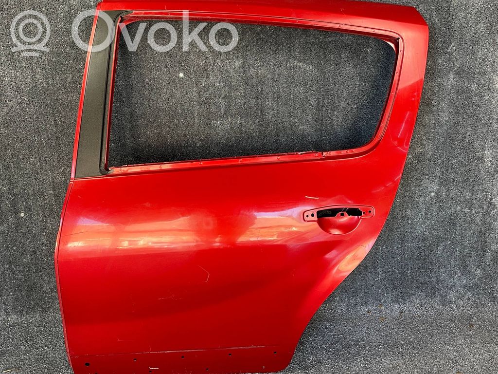 Dacia Sandero Задняя дверь 