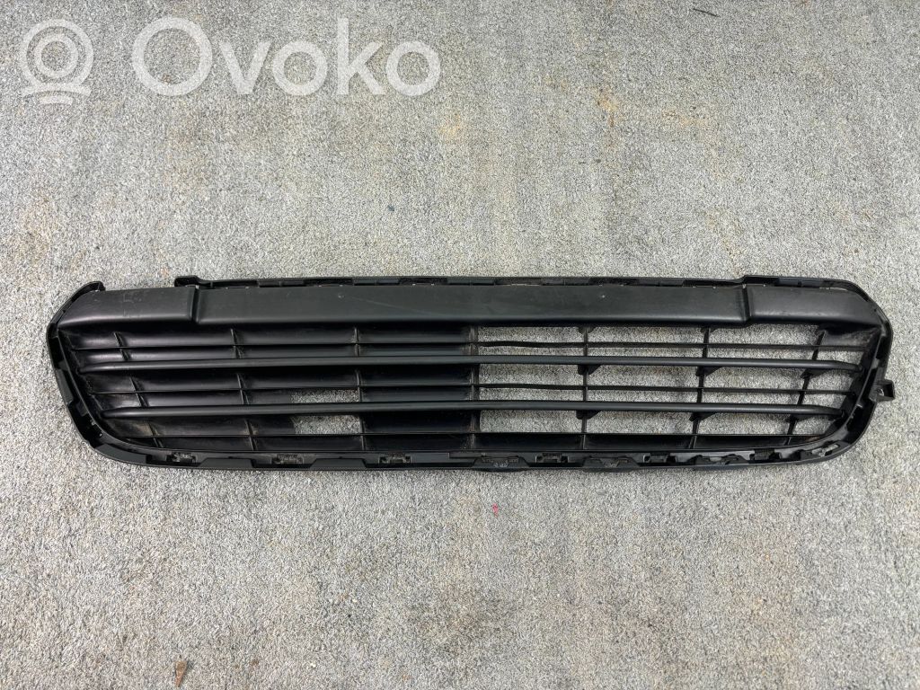Peugeot 108 Grotelės apatinės (trijų dalių) 