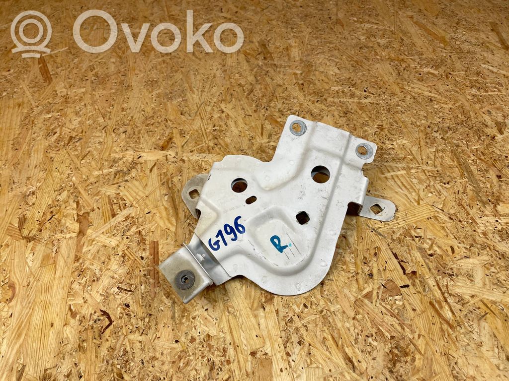 Audi e-tron Fender mounting bracket 