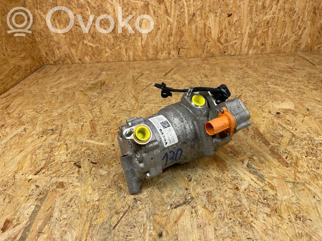 Volvo XC40 Air conditioning (A/C) compressor (pump) 