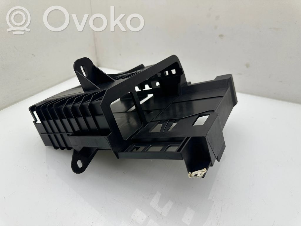 Audi Q5 SQ5 8R Uchwyt / Mocowanie wzmacniacza dźwięku 