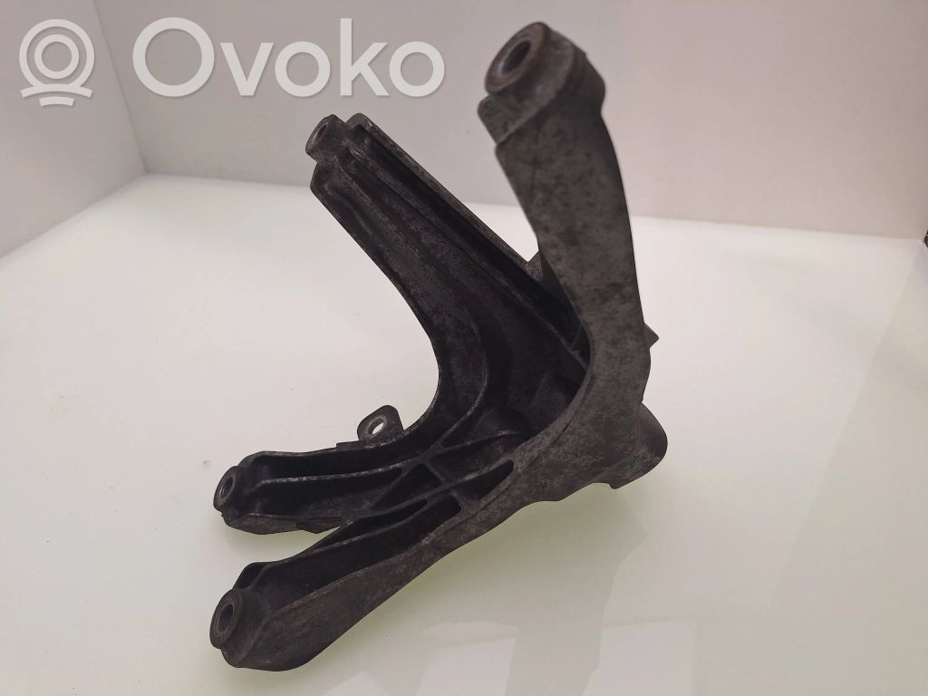 Audi Q5 SQ5 8R Engine mounting bracket 
