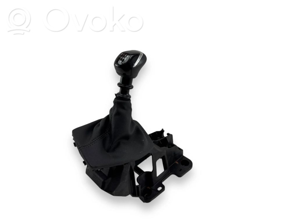 Peugeot 2008 II Gear shifter/selector 