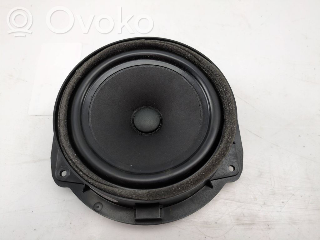 Audi A3 8Y Altavoz de la puerta trasera 