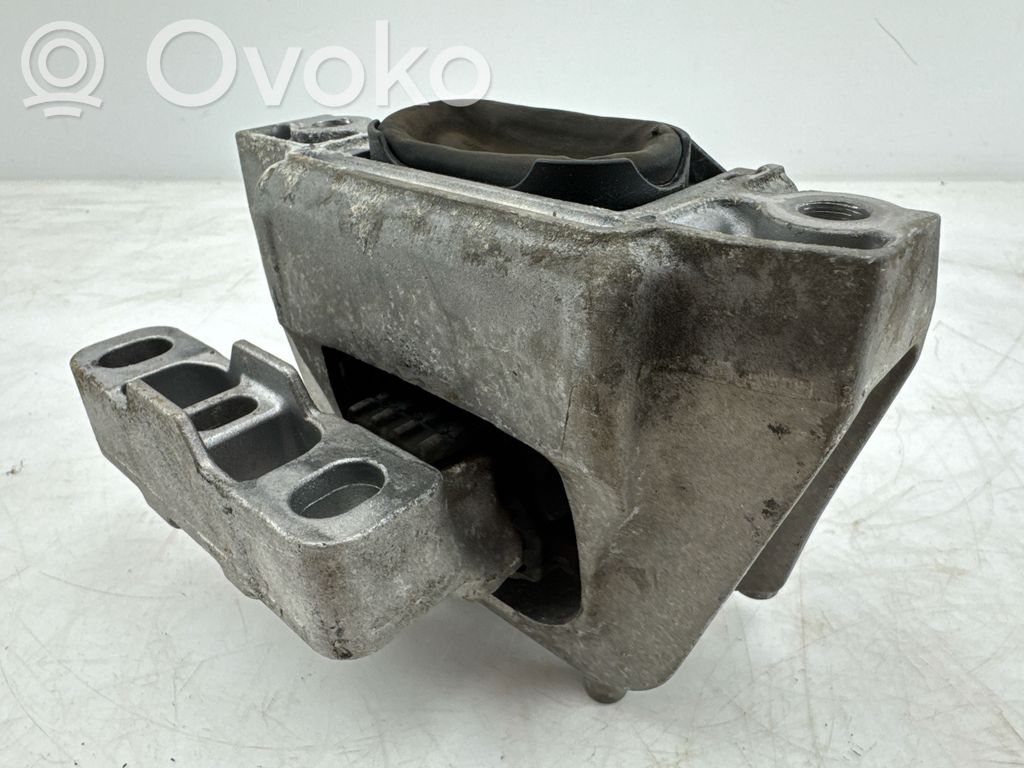 Volkswagen Golf VII Engine mount bracket 