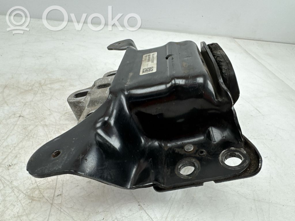 Volkswagen Golf VII Engine mount bracket 
