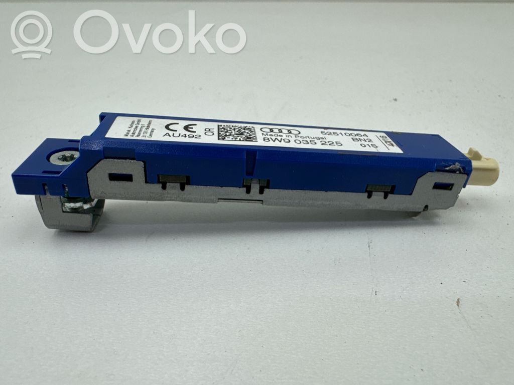Audi A4 S4 B9 Aerial antenna amplifier 