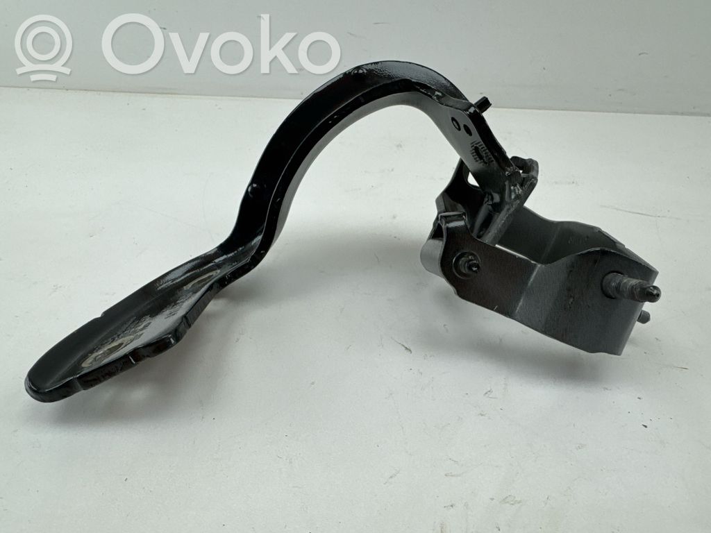 Audi A4 S4 B9 Aizmugurējā pārsega eņģe (-ess) 