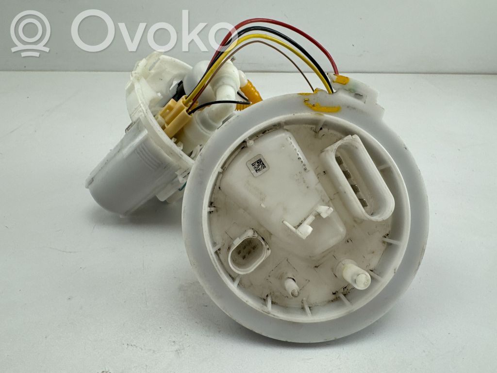 Audi A4 S4 B9 Polttoainesäiliön pumppu 