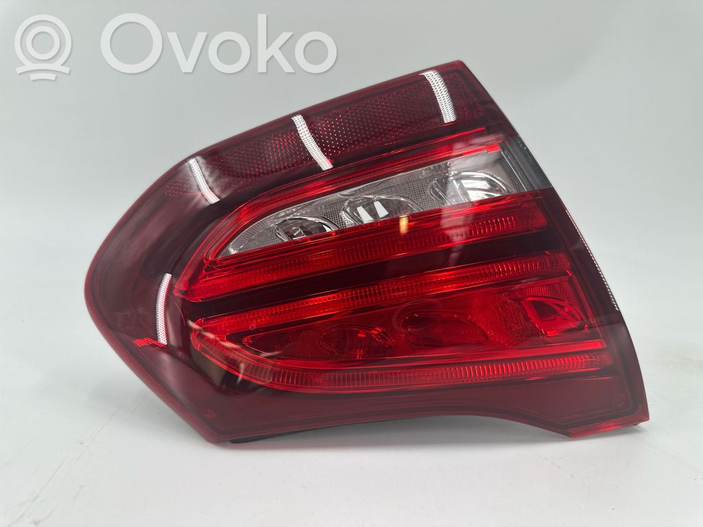 Lampy tylnej klapy bagażnika   A2059065900,624500E13616,624701,YAP2584914