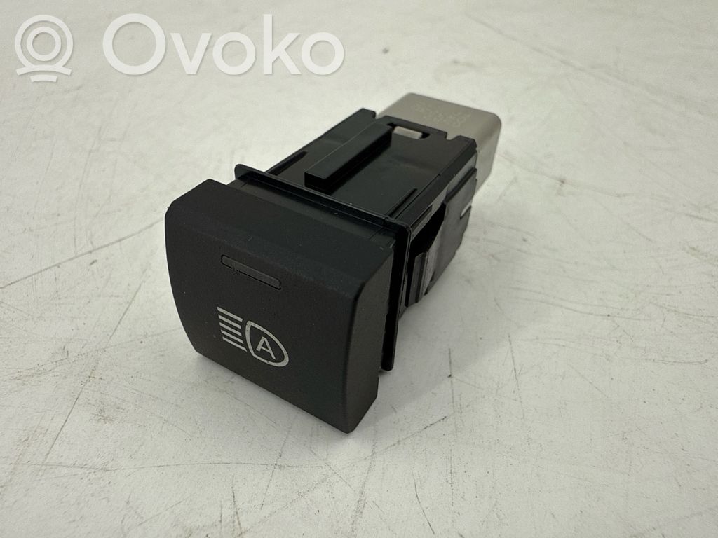 Light switch   G582