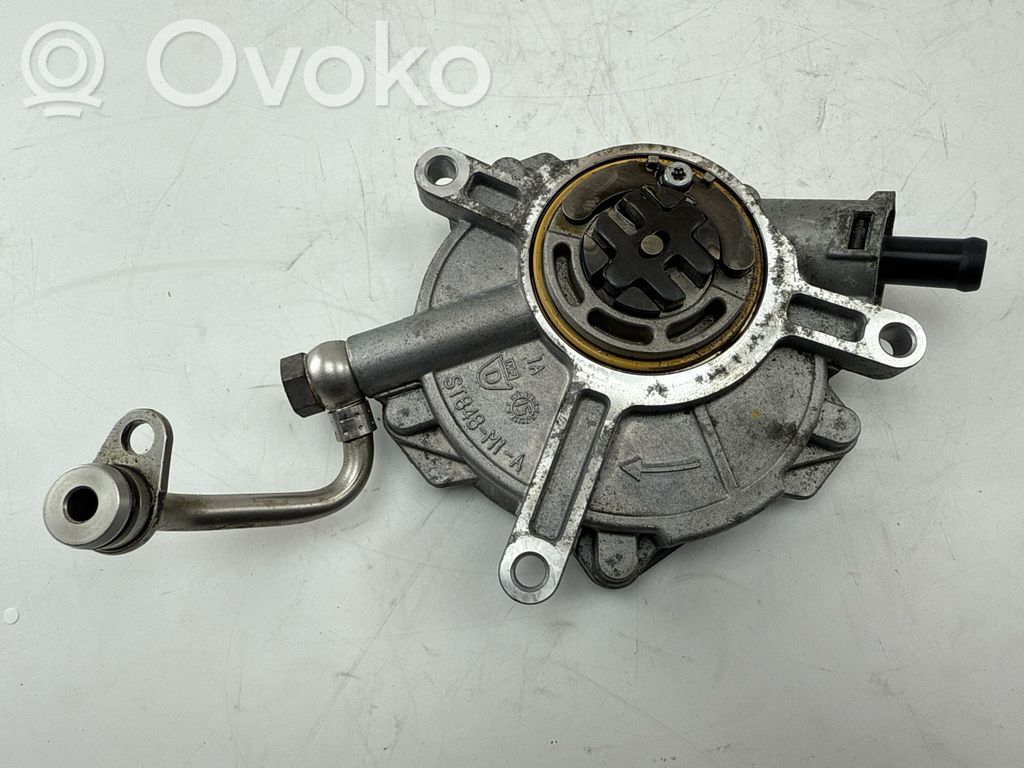 Audi RS6 C7 Vacuum pump 