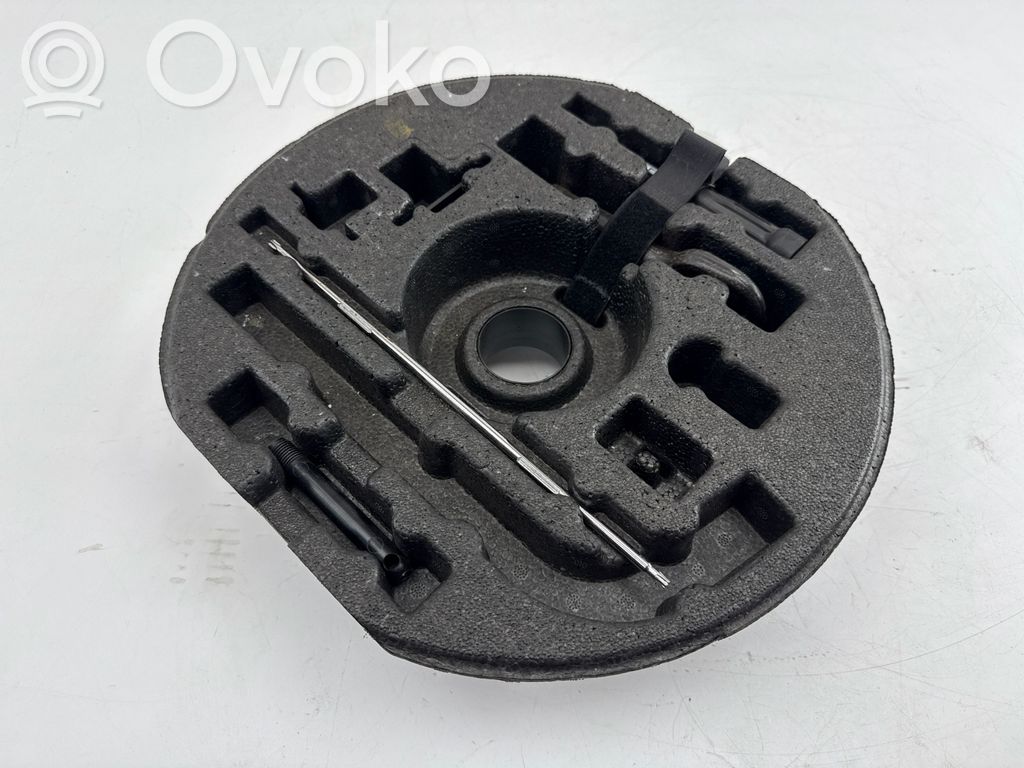 Audi A3 S3 8V Tool set 
