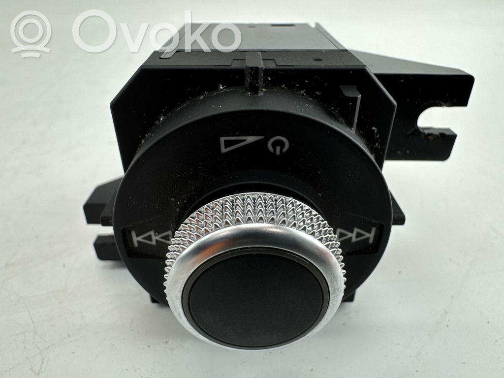 Sound control switch   81C919616A