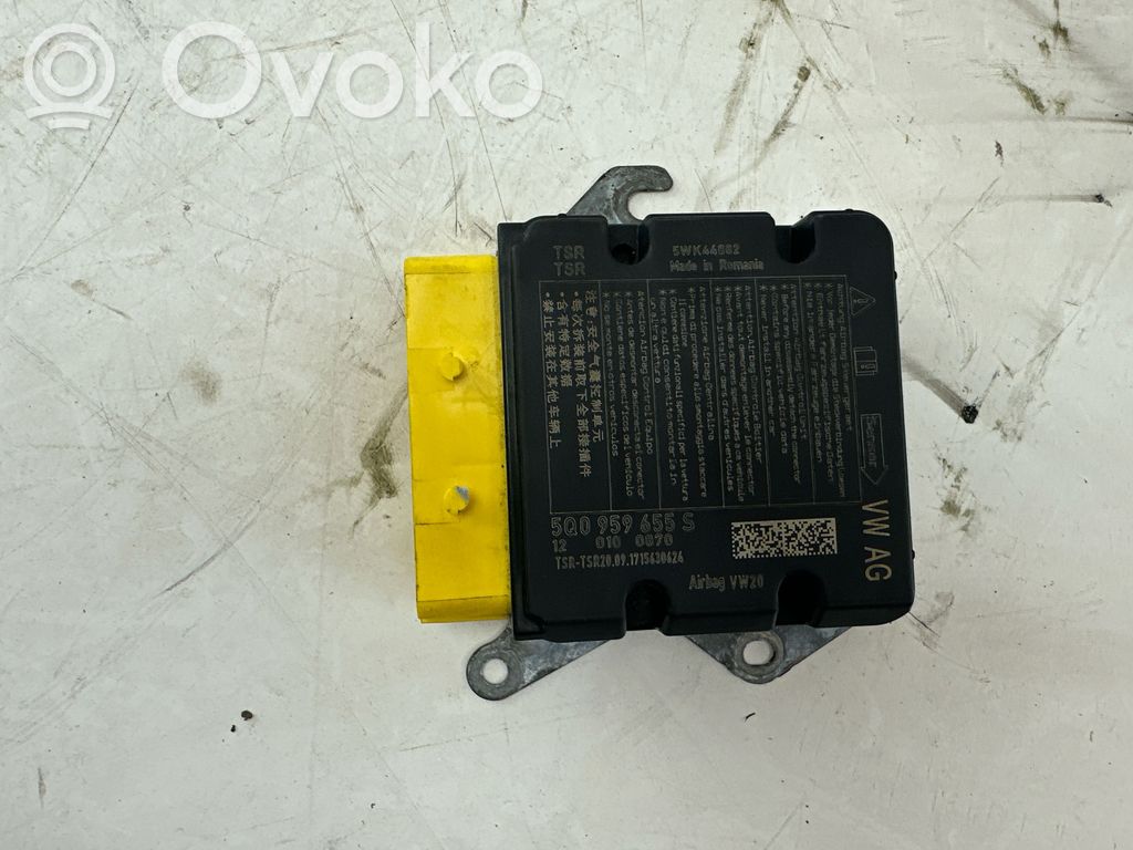 Volkswagen Golf VII Airbag control unit/module 
