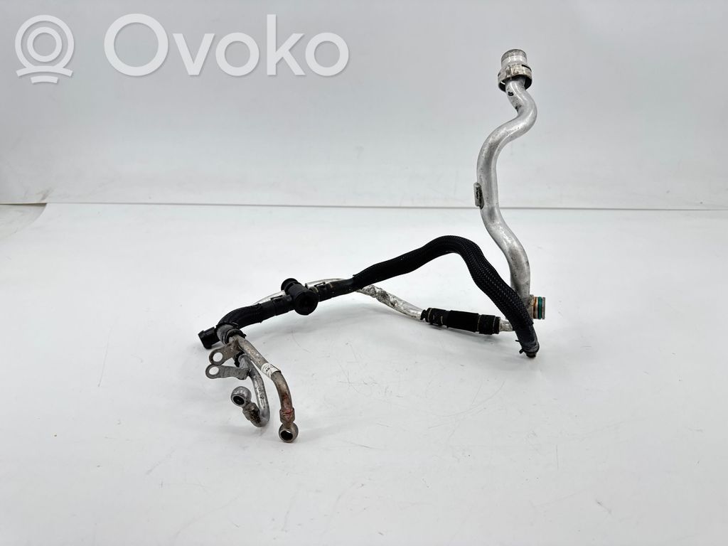 Volkswagen Touareg II Caurulīte (-es) / šļūtene (-es) 