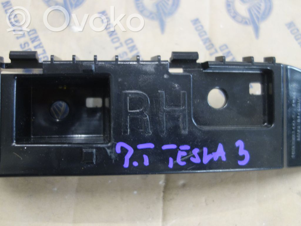 Tesla Model 3 Priekinis laikiklis bamperio 