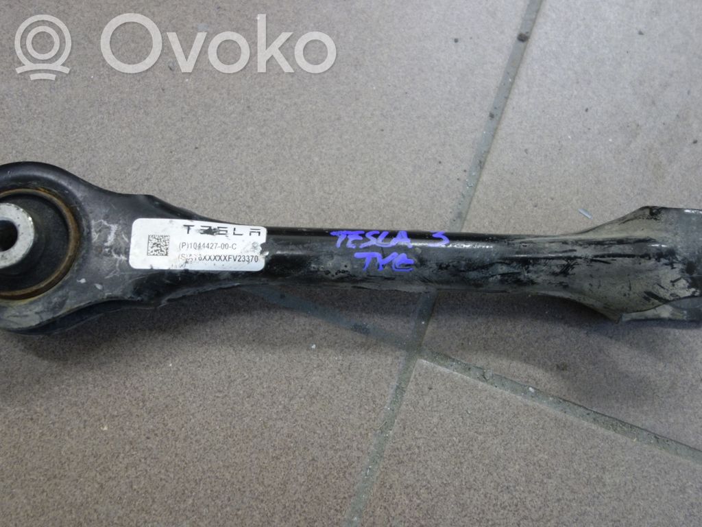 Galinė šakė   TESLAMODEL3,104442700C