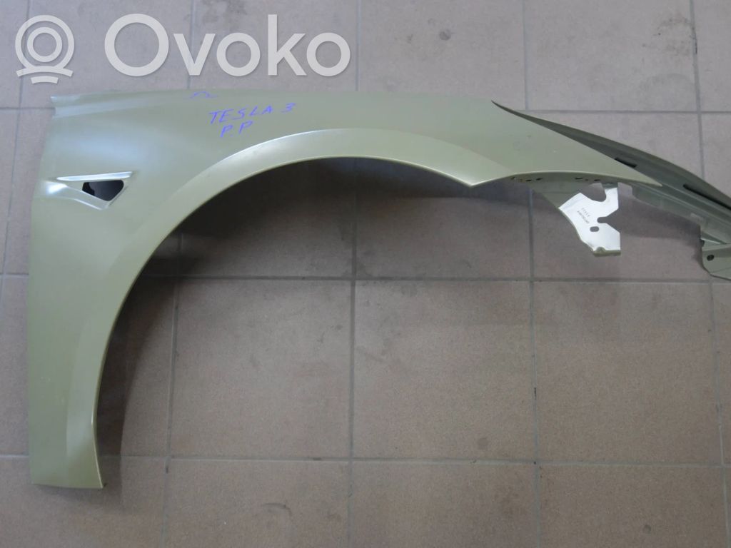 Tesla Model 3 Sparnas 