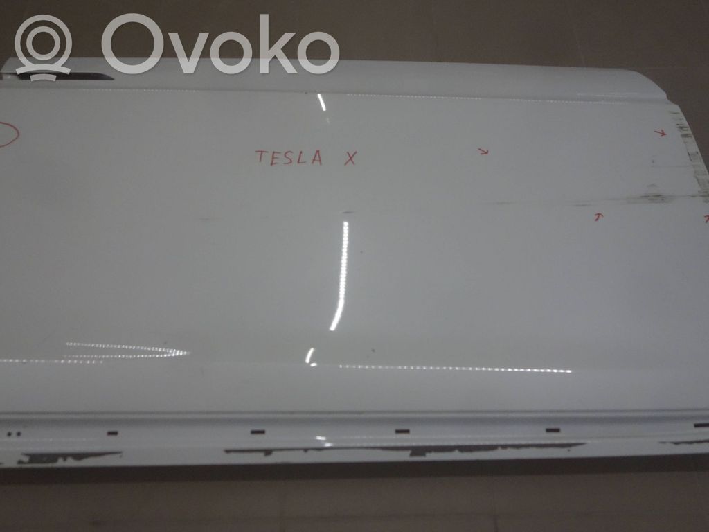 Tesla Model X Priekinės durys 