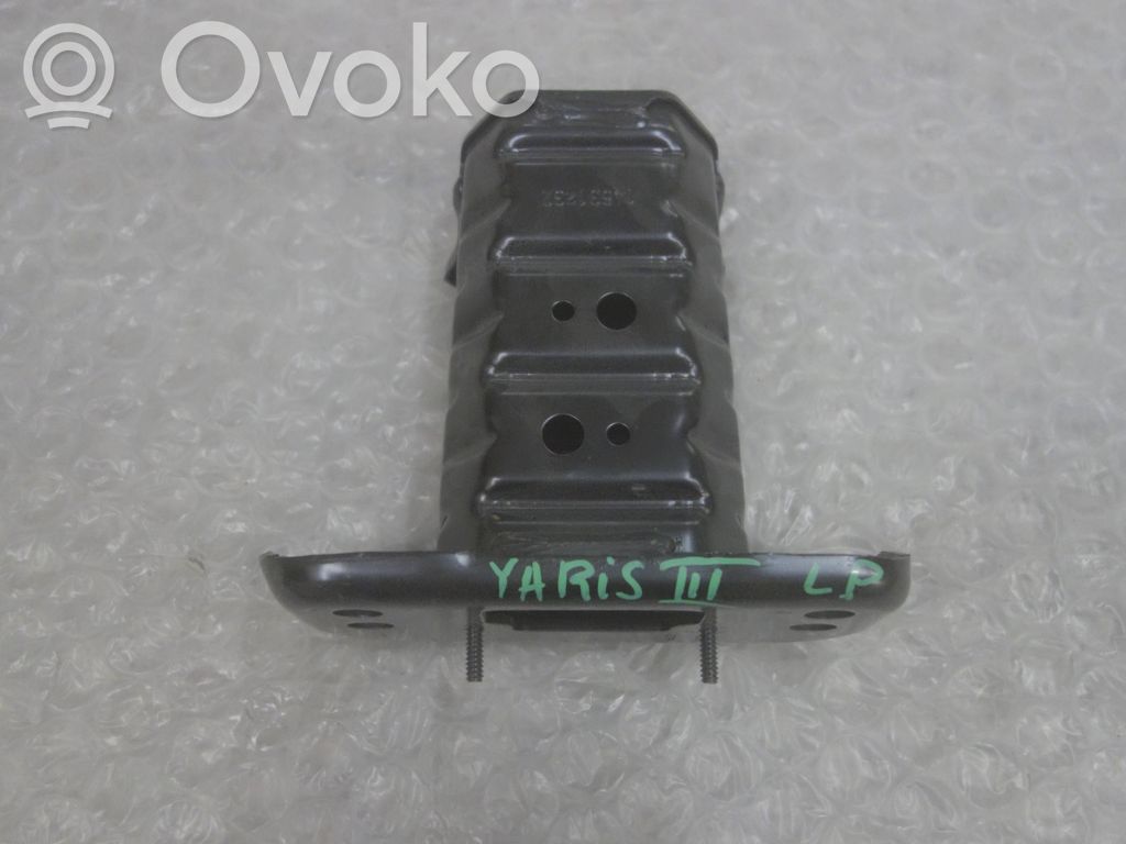 Toyota Yaris Front bumper shock/impact absorber 
