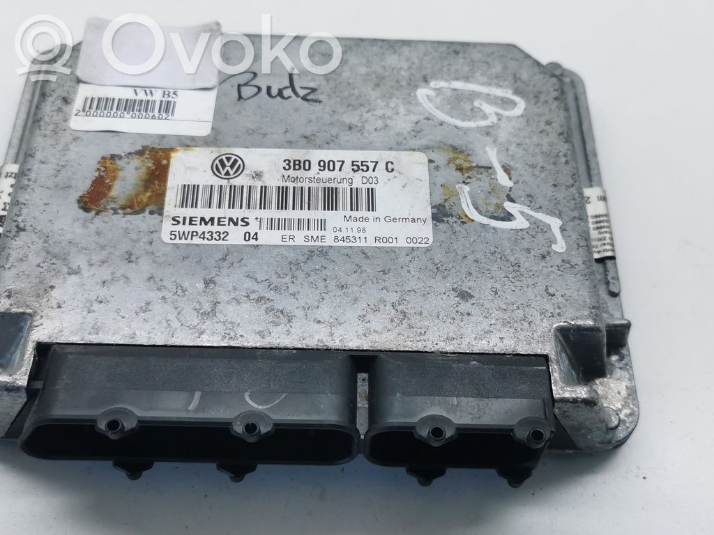 Volkswagen PASSAT B5 Engine control unit/module 