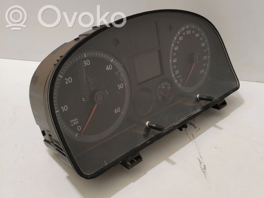 Volkswagen Caddy Speedometer (instrument cluster) 