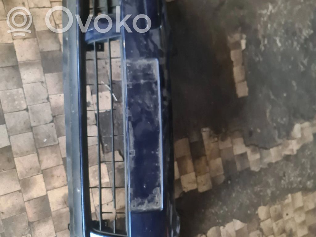 Volkswagen Golf V Parachoques delantero 